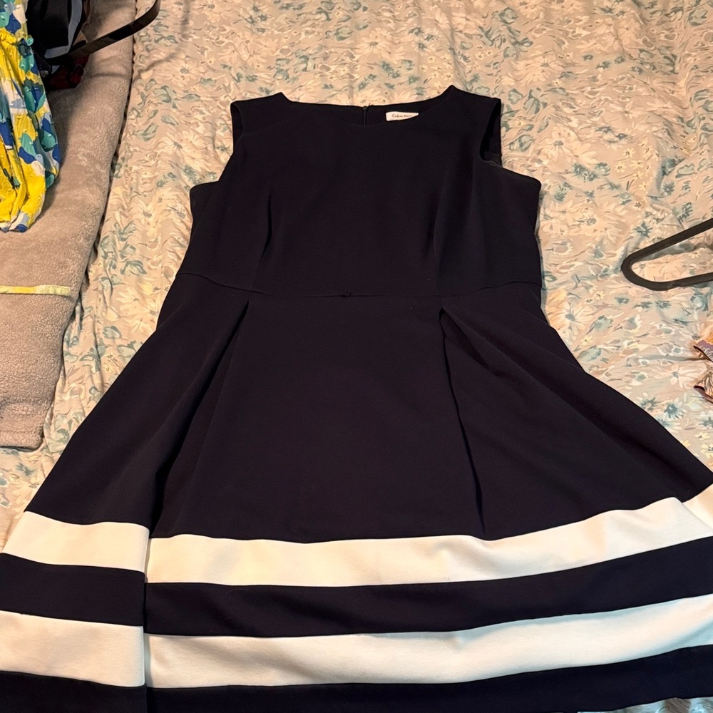 Calvin Klein Elegant Navy and White Sleeveless Career Dress